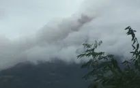 Philippines nâng cảnh báo núi lửa Mayon