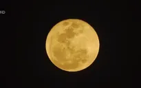 Người dân Thái Lan thích thú ngắm siêu trăng