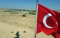 Thổ Nhĩ Kỳ tăng cường lực lượng tại biên giới với Syria