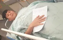 Trung vệ Đình Trọng đã được phẫu thuật thành công, sẽ trở lại sớm hơn dự kiến