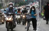 Không khí ô nhiễm nặng, nhu cầu mua khẩu trang ở Bangkok tăng cao