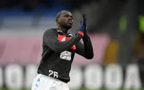 Chấp nhận phá kỷ lục chuyển nhượng thế giới, Man Utd vẫn nhận cái kết đắng lòng