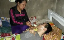 Xót xa mẹ vừa chăm con tai nạn vừa ngóng con mất tích