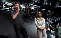 Lady Gaga tặng đề cử Oscar cho gia đình