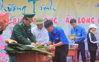 Bộ đội biên phòng mang Xuân ấm về với học sinh và đồng bào vùng biên