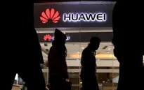Huawei "muối mặt" vì dùng iPhone để viết lời chúc mừng năm mới