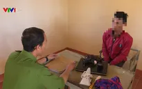 Thợ sơn nhà dùng dao khống chế bé gái, cướp tài sản