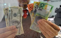 Đồng AUD chạm mức đáy 10 năm so với đồng USD