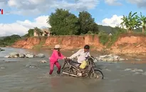Hàng trăm hộ dân không có đường vận chuyển nông sản