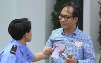 Gia đình 4.0: Khi chồng "trốn vợ" đụng độ con "trốn mẹ" ở rạp chiếu phim
