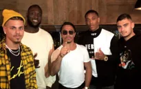 Các cầu thủ Manchester United thưởng thức món bít-tết Salt Bae