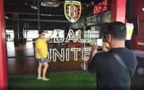 VIDEO: CĐV Bali háo hức chờ đợi trận ĐT Indonesia gặp ĐT Việt Nam