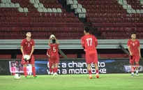 VIDEO: ĐT Việt Nam tập làm quen SVĐ Kapten Dipta