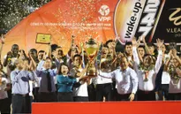 CLB Hà Nội tưng bừng nâng cúp vô địch V.League 2019