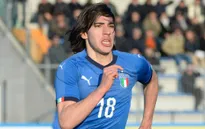 Man Utd đưa ra mức giá không tưởng trong thương vụ "Pirlo mới"
