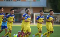 ẢNH: ĐT Việt Nam thiếu vắng nửa quân số trong buổi tập đầu tiên