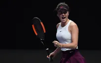 Thắng thuyết phục Halep, Svitolina vào bán kết WTA Finals
