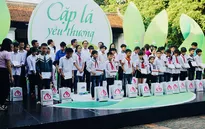 Hành trình "Cặp lá yêu thương" về với đất học Hưng Yên