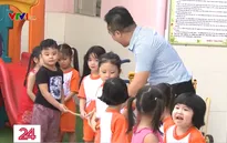 Thầy giáo gần 15 năm dạy trẻ mầm non ở TP.HCM