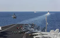 Mỹ dịch chuyển tàu sân bay qua eo biển Hormuz