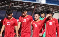 Quang Hải, Hùng Dũng ra sân tập, sẵn sàng thi đấu với U22 Lào