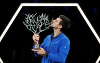 Thắng dễ Shapovalov, Djokovic lên ngôi vô địch Paris Masters 2019