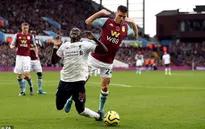 HLV Pep Guardiola chỉ trích hành vi ăn vạ của Sadio Mane