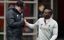 Jurgen Klopp bảo vệ Sadio Mane trước sự công kích của đối thủ