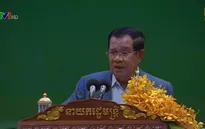 Thủ tướng Campuchia bảo vệ cầu thủ gốc Việt trước áp lực
