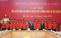 Chùm ảnh: Thủ tướng Nguyễn Xuân Phúc gặp đội tuyển bóng đá Việt Nam