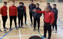 ẢNH: Thời tiết bất lợi, U23 Việt Nam tập luyện trong nhà thi đấu Tongyeong
