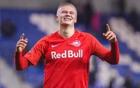 Mất mục tiêu số 1 vào tay Dortmund, fan Man Utd "mở cờ trong bụng"