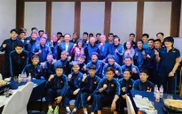 Đại sứ đặc mệnh toàn quyền Việt Nam tại Hàn Quốc thăm đội tuyển U23 Việt Nam
