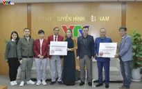 ĐT nữ Việt Nam và Trưởng Ban bóng đá nữ VFF trao 1 tỷ đồng ủng hộ bệnh nhi tim bẩm sinh