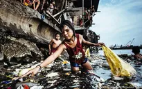 “Cô bé nhặt rác thải nhựa” đoạt giải Ảnh năm 2019 của UNICEF