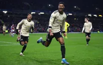 CẬP NHẬT Kết quả, bảng xếp hạng vòng 20 Ngoại hạng Anh: Norwich 2-2 Tottenham, Burnley 0-2 Man Utd, West Ham 1-2 Leicester
