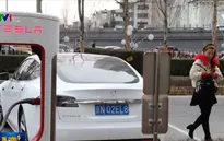 Tesla bắt đầu giao hàng xe sản xuất tại Trung Quốc