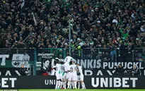 Monchengladbach 2-1 Bayern Munich: Thắng nghẹt thở, giữ ngôi đầu