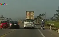Xế hộp vượt ẩu gây tai nạn trên tuyến tránh TP Vinh