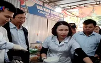 Phạt 2 nhà hàng vi phạm an toàn thực phẩm tại Lễ hội chùa Hương