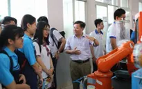Trường đại học đầu tiên đào tạo miễn phí ngành Robot và trí tuệ nhân tạo