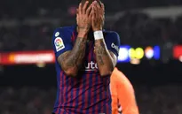 Chân ướt chân ráo tới Barca, người mới đã phải nhận tin cực buồn vì...