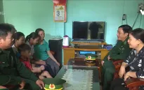 Cùng em đến trường: Đồn Biên phòng cửa khẩu cảng Kỳ Hà trao học bổng và hỗ trợ học sinh nghèo vượt khó