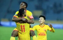 DNH Nam Định 1-0 B.Bình Dương: 2 thẻ đỏ và 1 bàn thắng