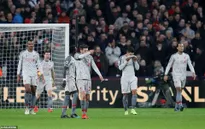 Liverpool chia điểm trên sân của West Ham