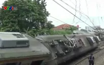 Tàu trật đường ray tại Indonesia, 17 người bị thương