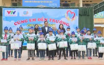 Cùng em đến trường: Trao tặng 500 suất quà cho học sinh nghèo vượt khó tỉnh Hải Dương