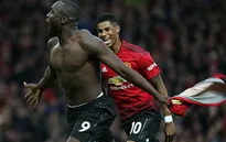 Lukaku lại rực sáng, Man Utd ngược dòng đánh bại Southampton vào top 4