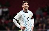 Sau trận thua ĐT Venezuela, Lionel Messi xin rút khỏi ĐT Argentina