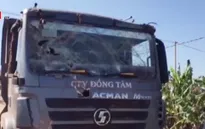 Xe ben đâm vào nhà dân, 2 người thiệt mạng